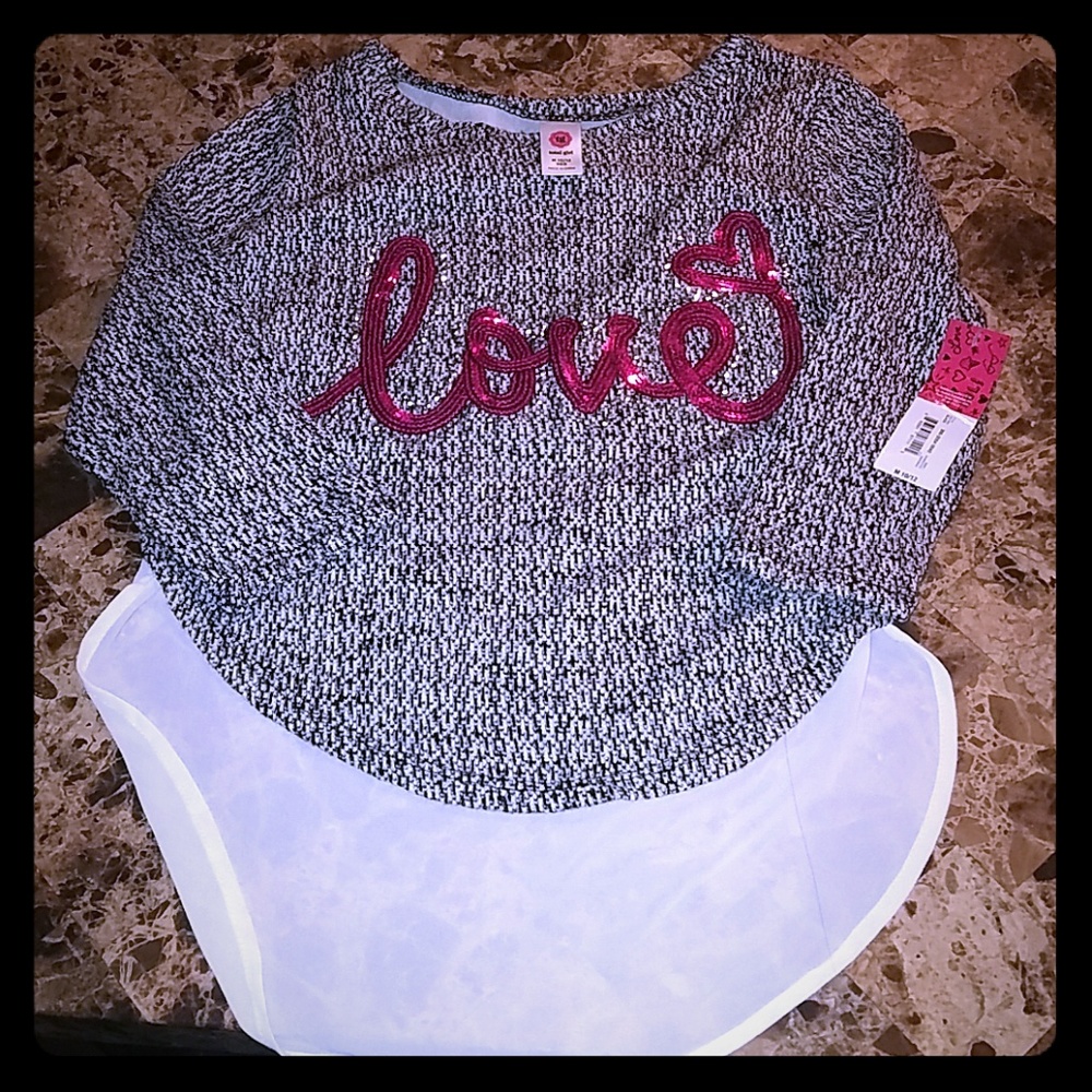 girls top size 10/12 brand new